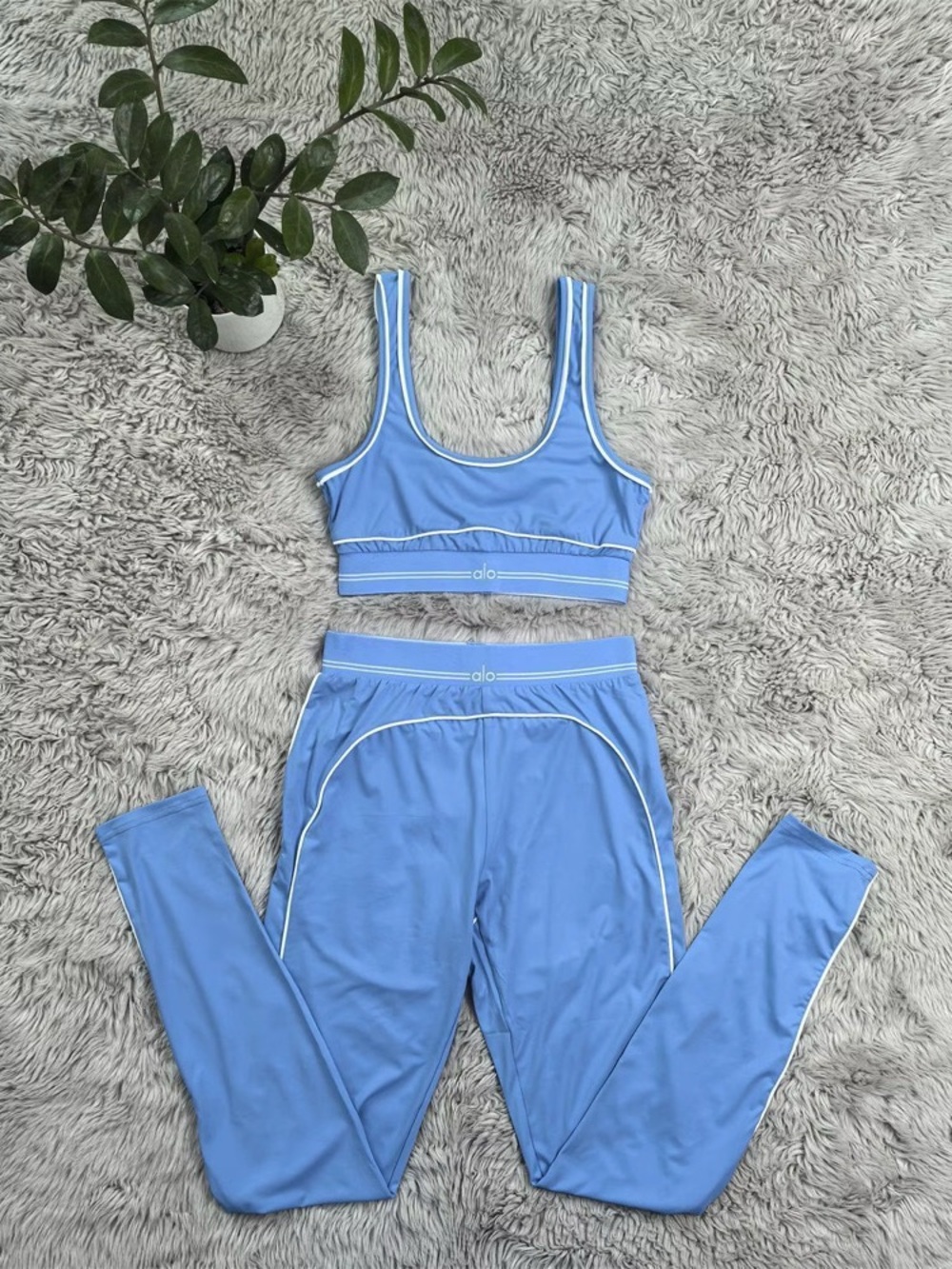 ALO Yoga Light Blue Piped Sports Bra & Leggings Set